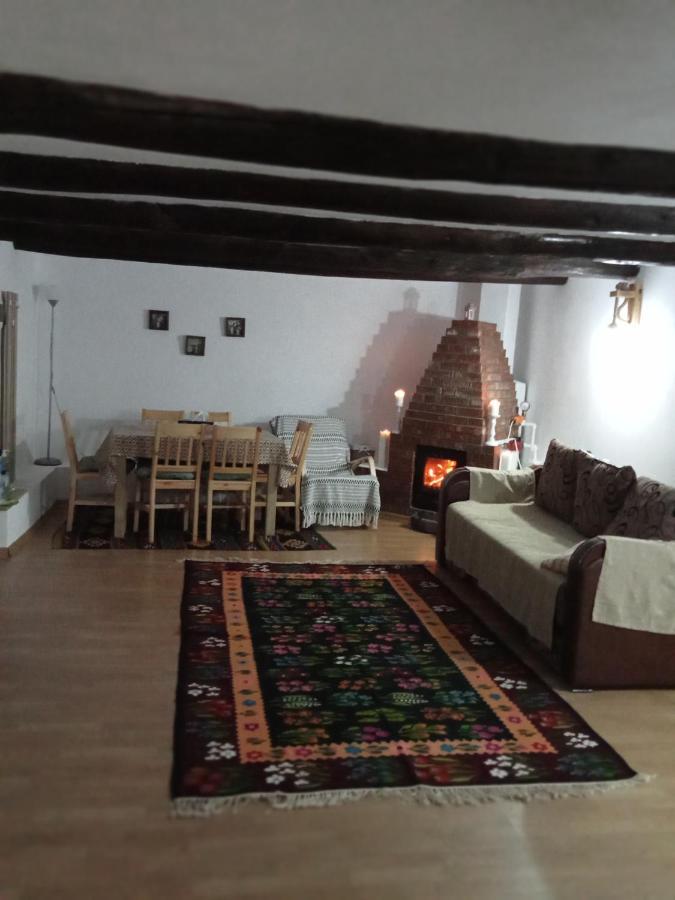 Casuta Din Deal Vaideeni Exterior foto