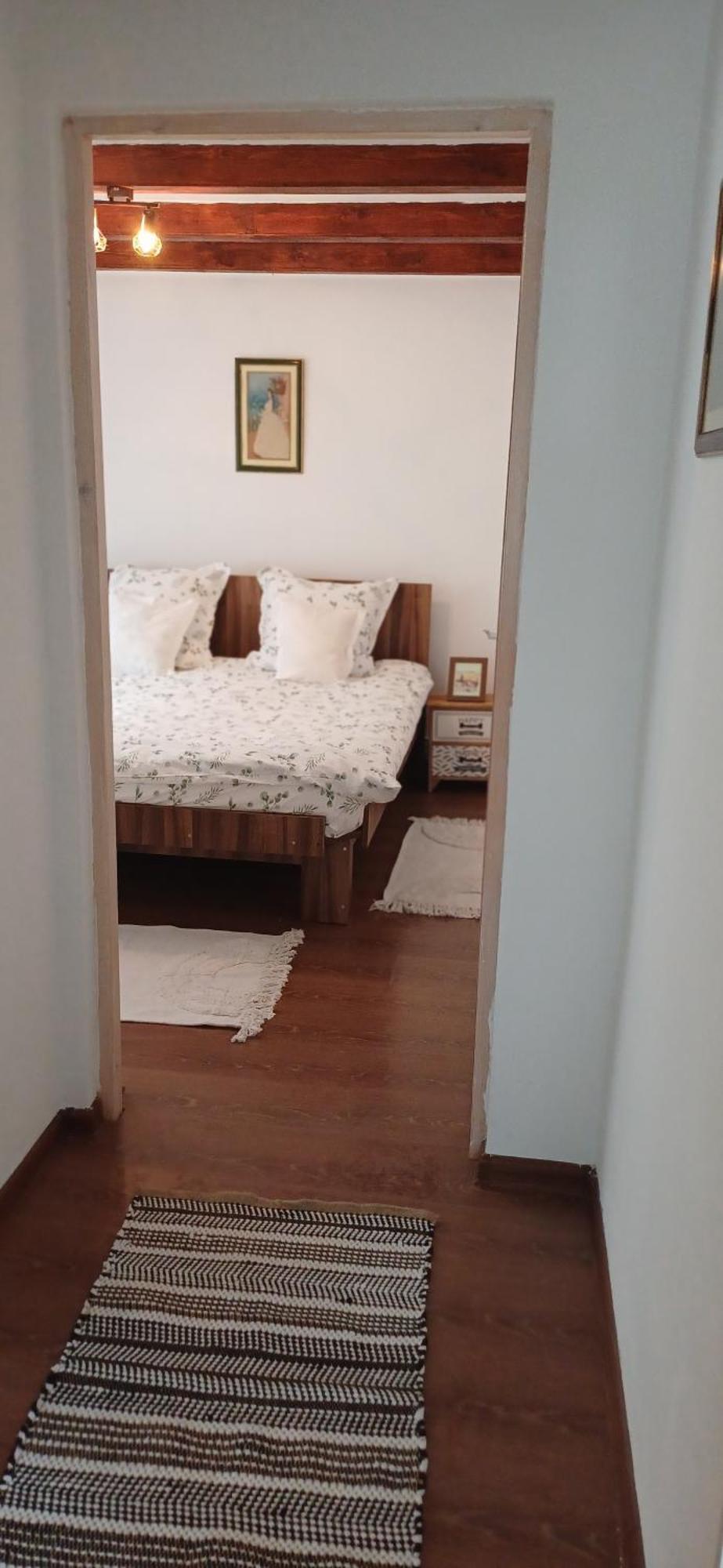 Casuta Din Deal Vaideeni Exterior foto